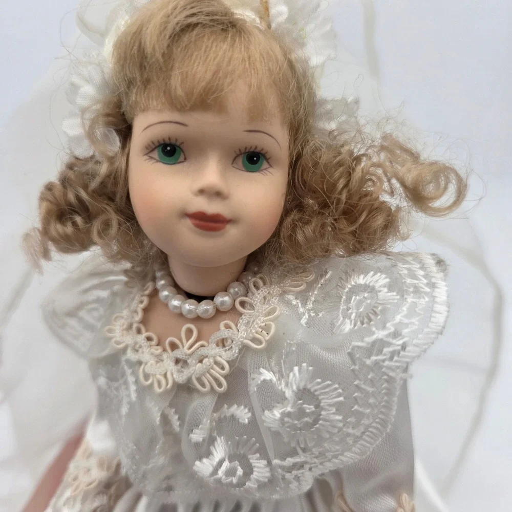 Porcelain Bride Doll 12 in‎ White Satin Lace Dress Vintage Collectible Wedding